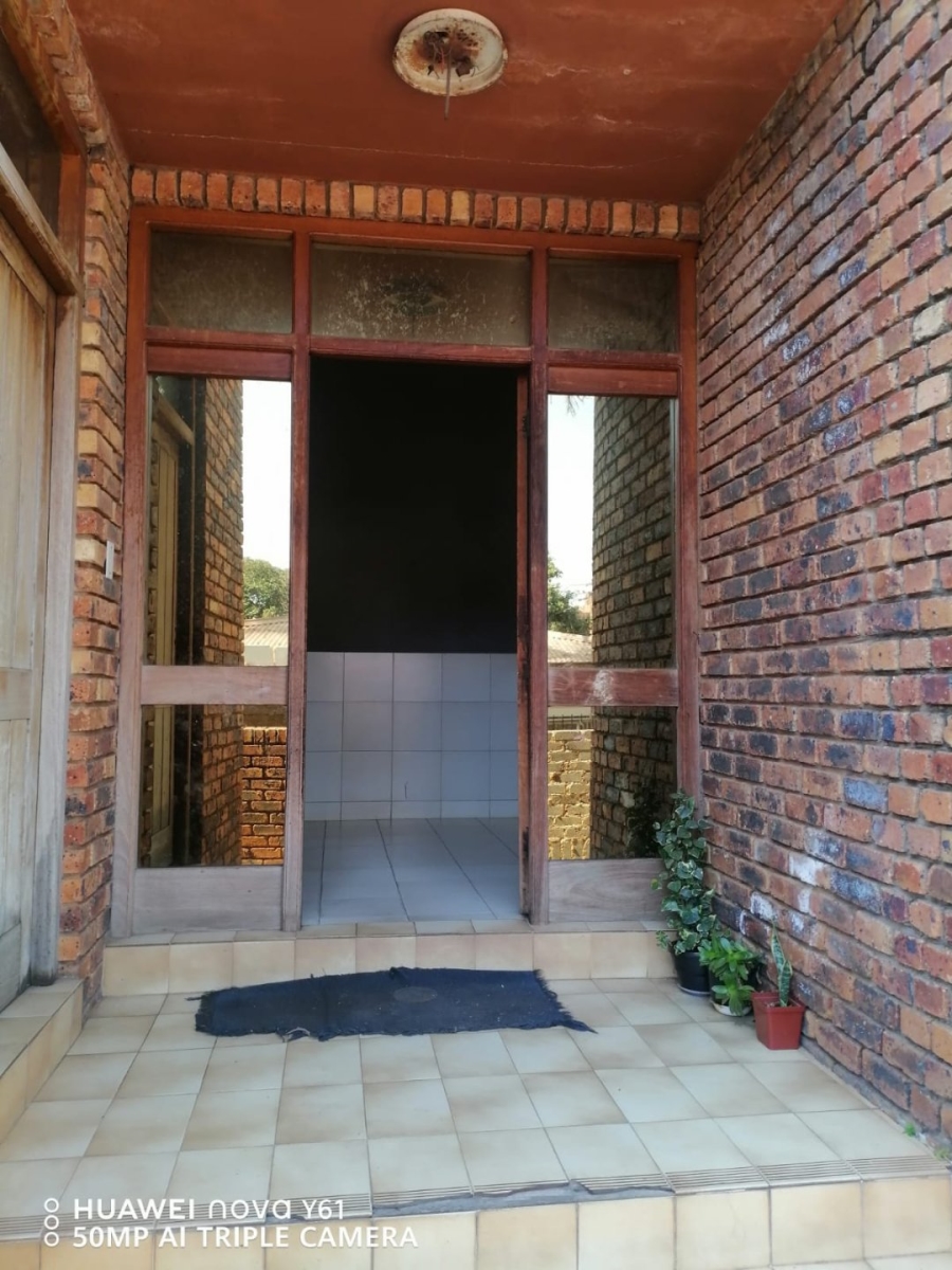 8 Bedroom Property for Sale in Bertrams Gauteng