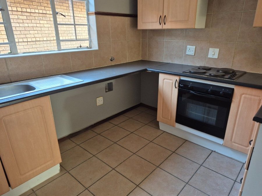 3 Bedroom Property for Sale in Die Hoewes Gauteng