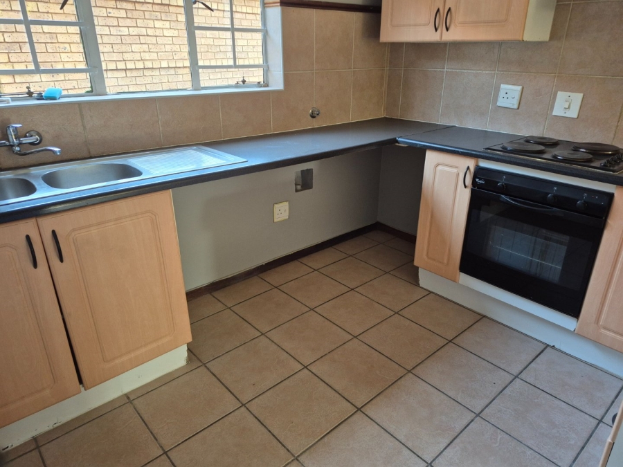 3 Bedroom Property for Sale in Die Hoewes Gauteng