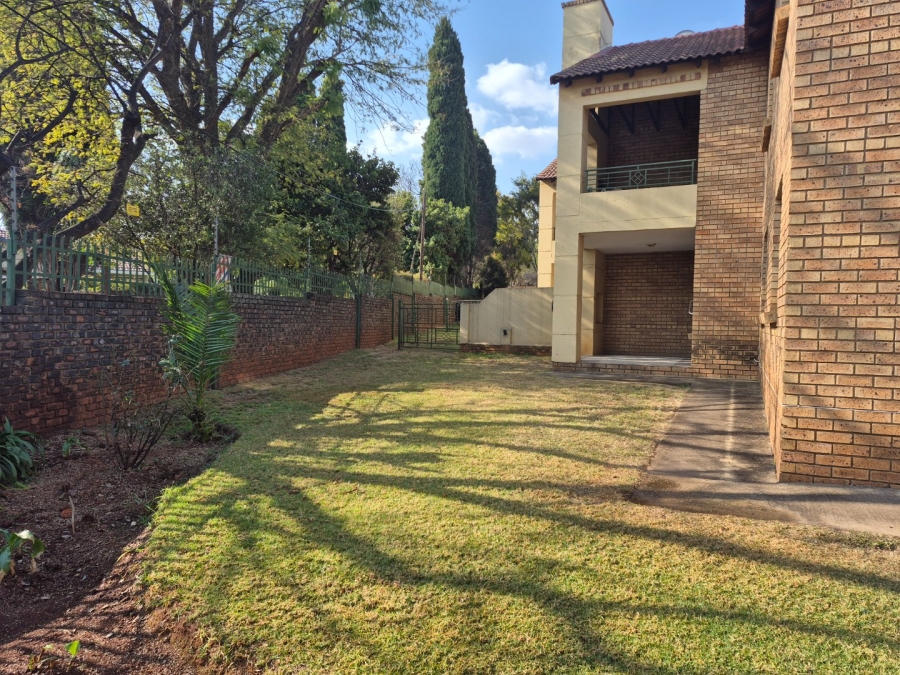 3 Bedroom Property for Sale in Die Hoewes Gauteng