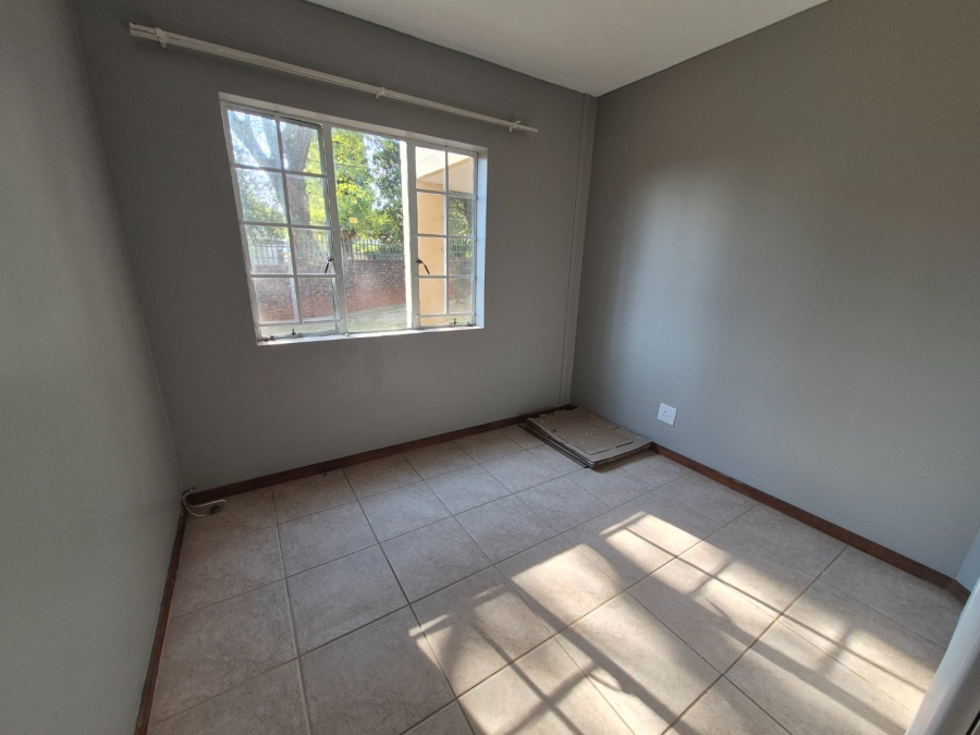 3 Bedroom Property for Sale in Die Hoewes Gauteng
