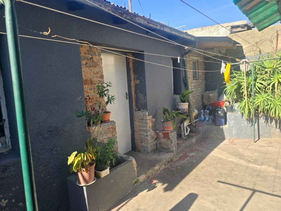 8 Bedroom Property for Sale in Troyeville Gauteng