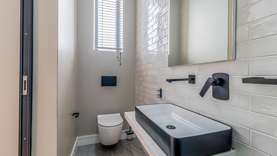 To Let 4 Bedroom Property for Rent in Neighbourhood Estate Gauteng