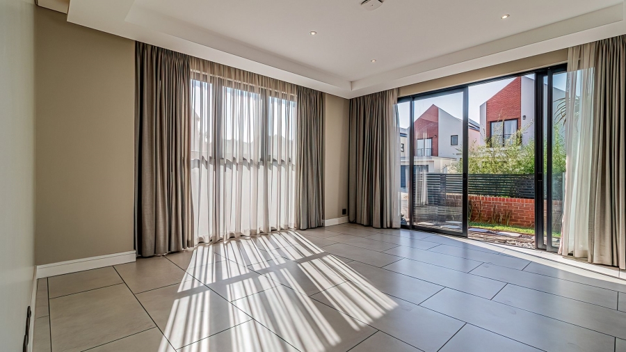 To Let 4 Bedroom Property for Rent in Neighbourhood Estate Gauteng