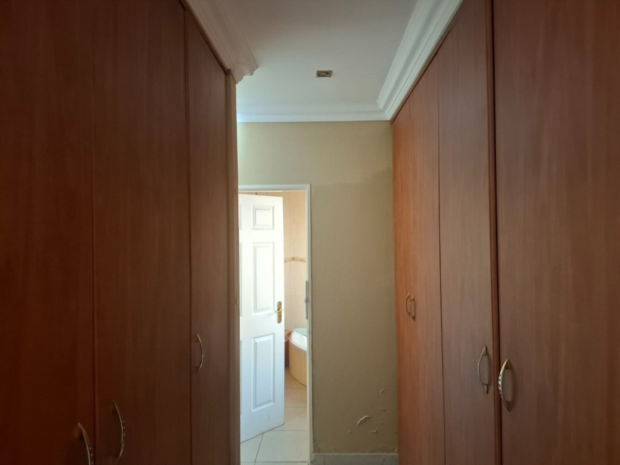 To Let 5 Bedroom Property for Rent in Greenstone Hill Gauteng