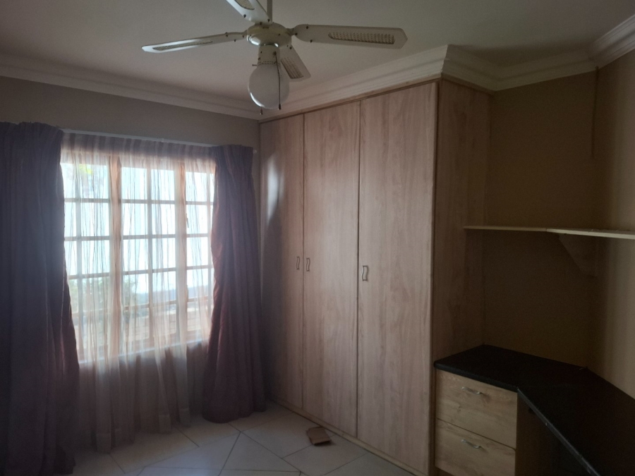 To Let 5 Bedroom Property for Rent in Greenstone Hill Gauteng