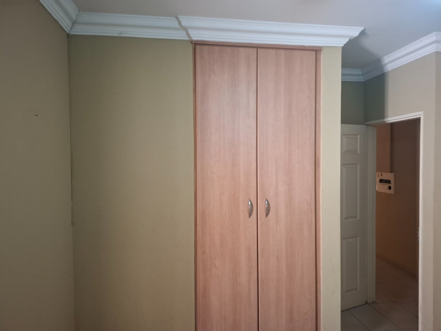 To Let 5 Bedroom Property for Rent in Greenstone Hill Gauteng