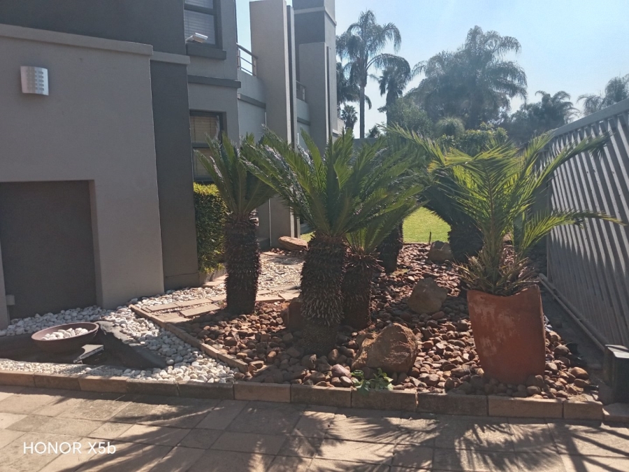 6 Bedroom Property for Sale in Sunward Park Gauteng