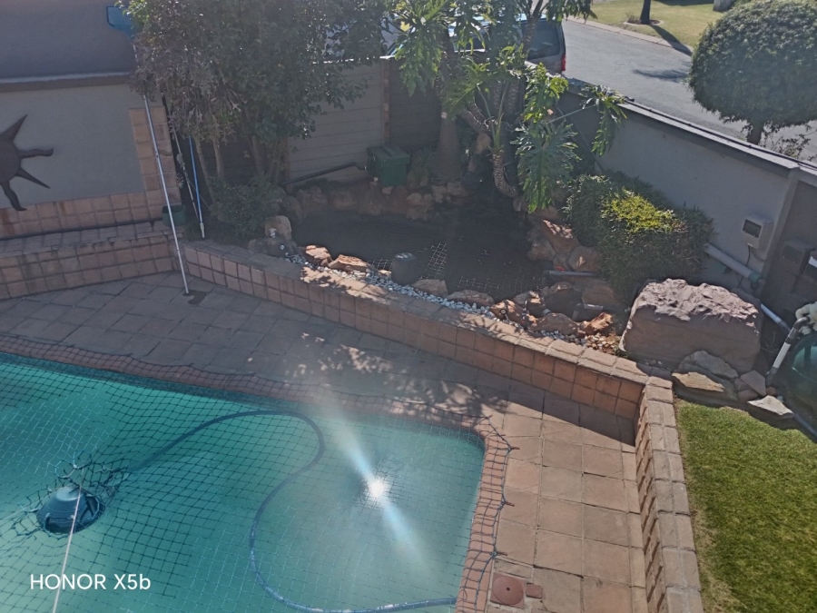 6 Bedroom Property for Sale in Sunward Park Gauteng