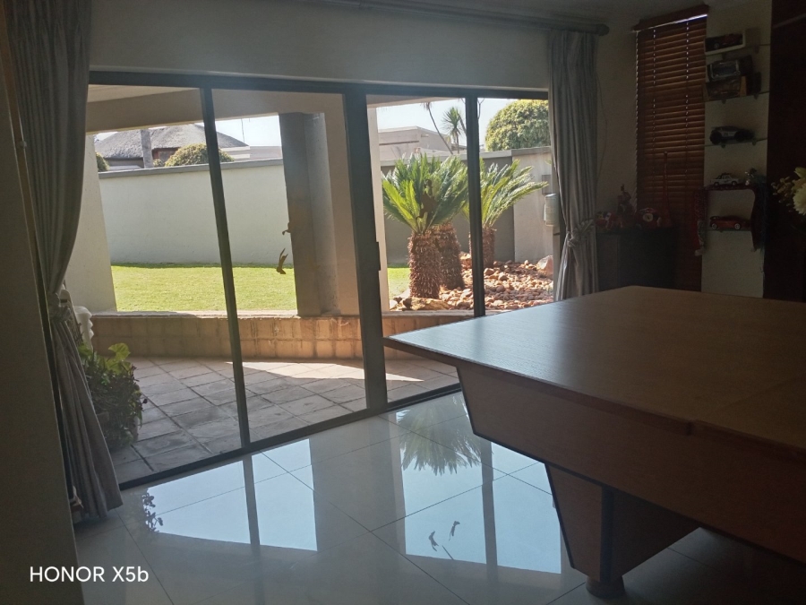 6 Bedroom Property for Sale in Sunward Park Gauteng