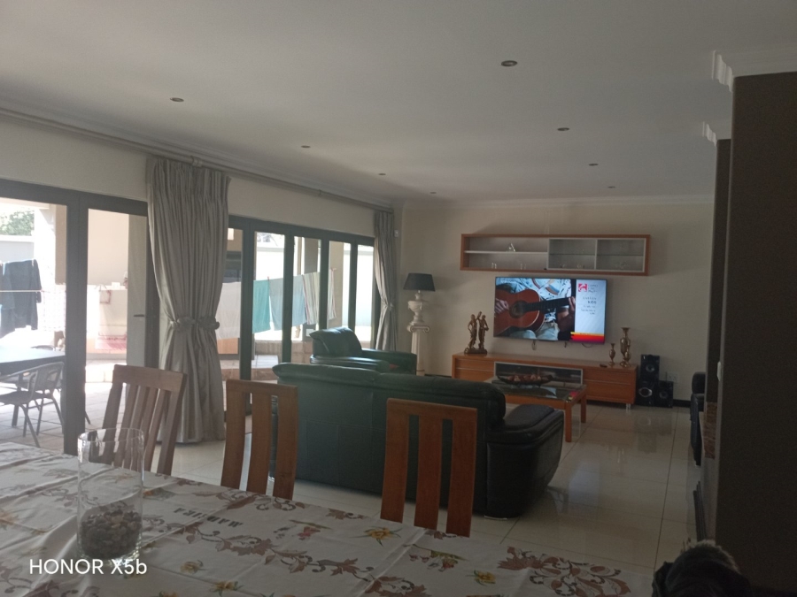 6 Bedroom Property for Sale in Sunward Park Gauteng