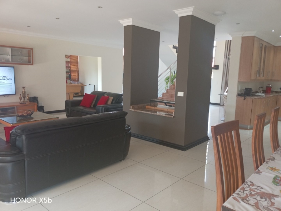 6 Bedroom Property for Sale in Sunward Park Gauteng