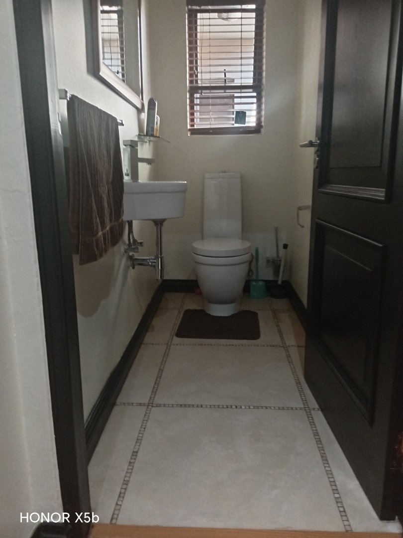 6 Bedroom Property for Sale in Sunward Park Gauteng