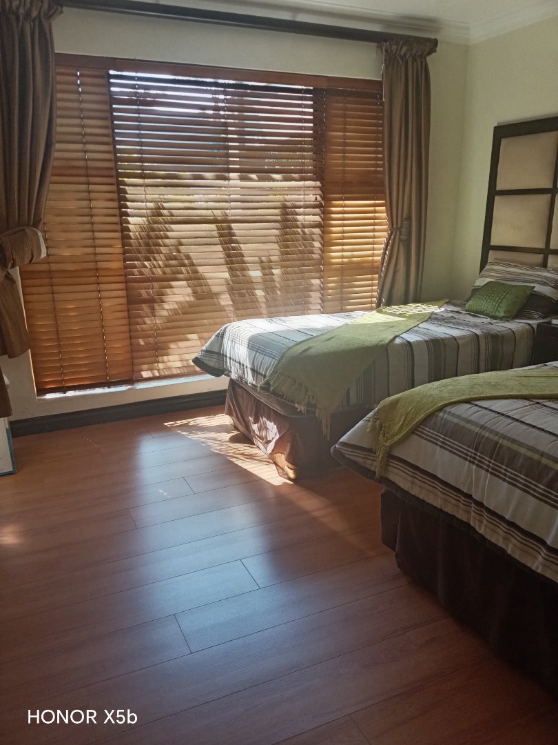 6 Bedroom Property for Sale in Sunward Park Gauteng