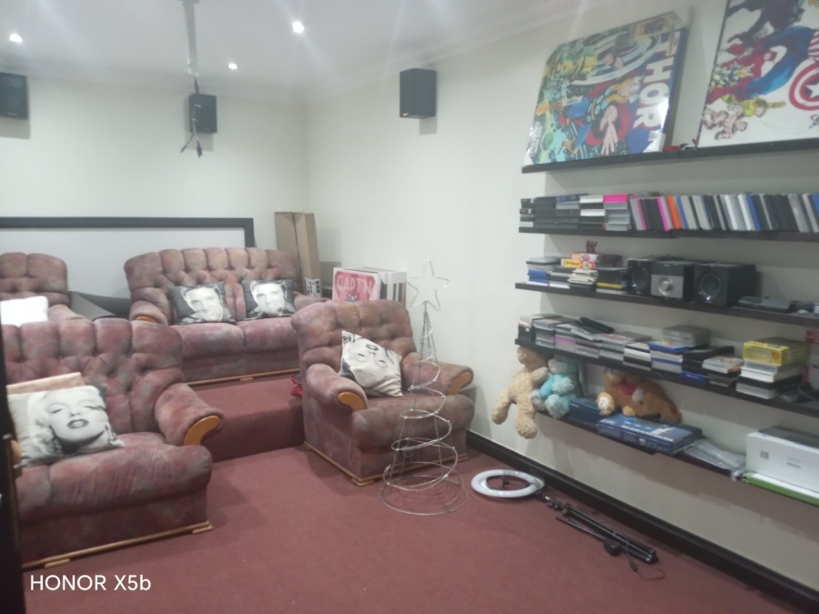 6 Bedroom Property for Sale in Sunward Park Gauteng
