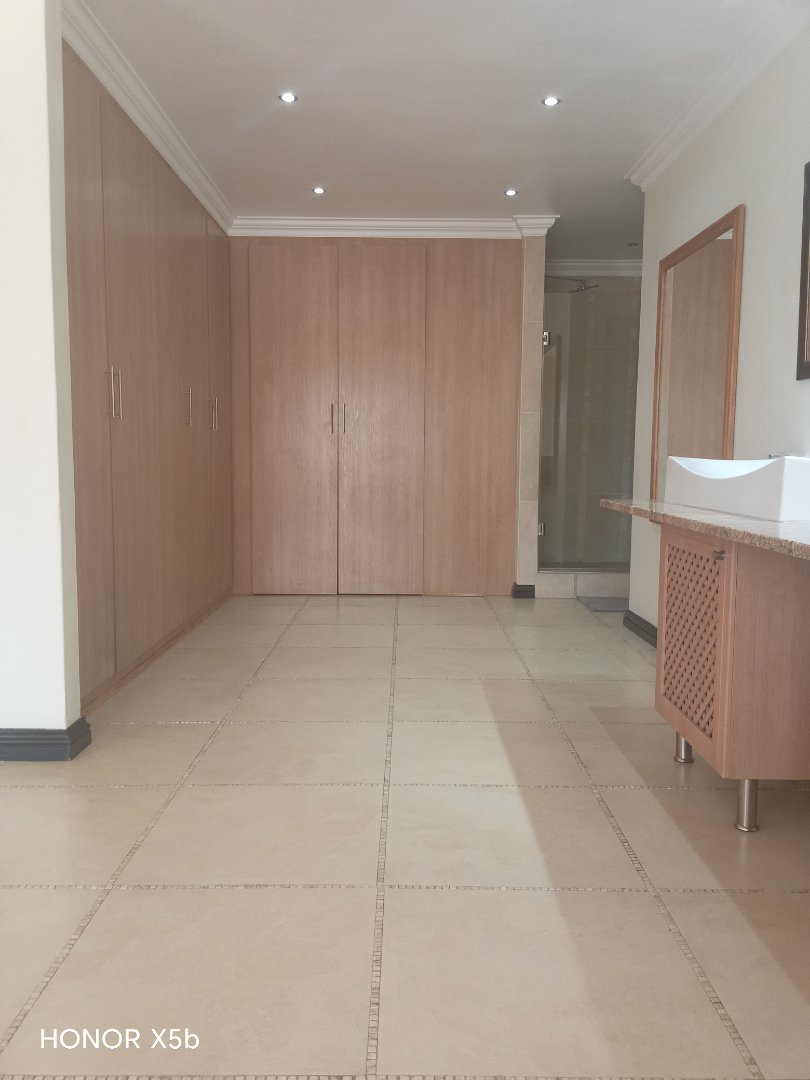 6 Bedroom Property for Sale in Sunward Park Gauteng