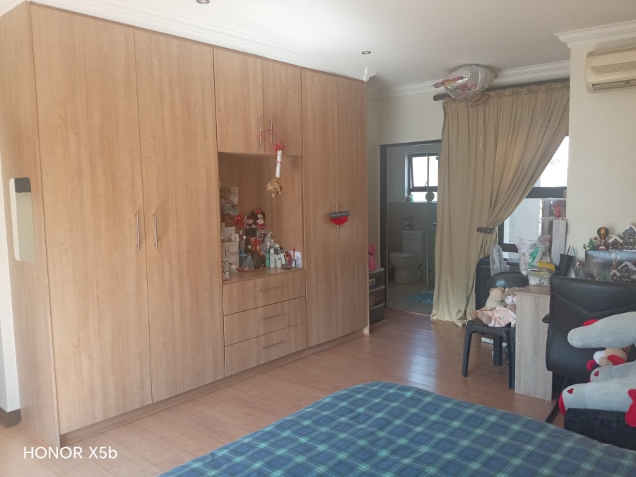 6 Bedroom Property for Sale in Sunward Park Gauteng