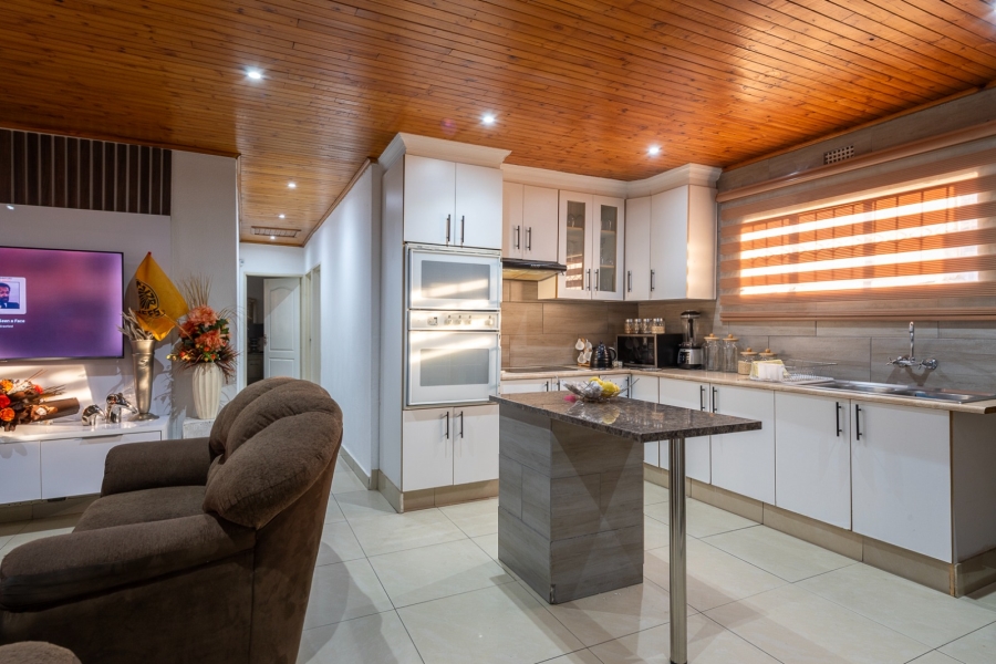 4 Bedroom Property for Sale in Ormonde Gauteng