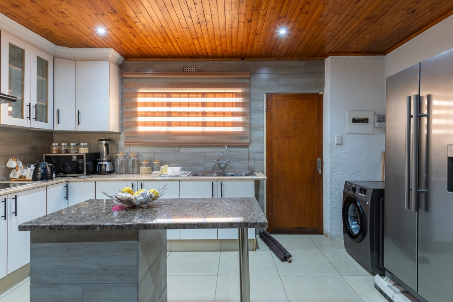 4 Bedroom Property for Sale in Ormonde Gauteng