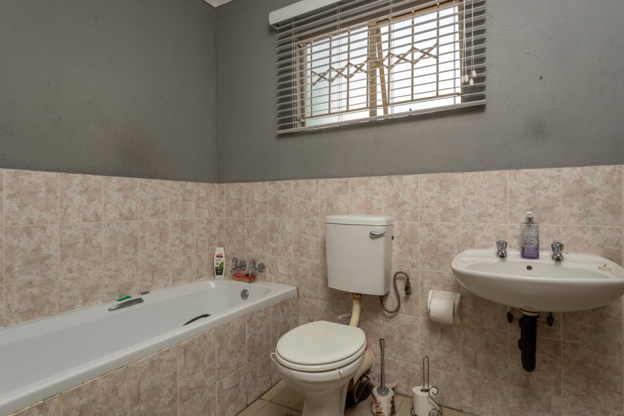 4 Bedroom Property for Sale in Ormonde Gauteng