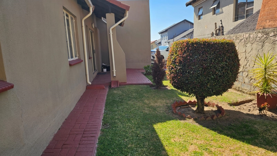 4 Bedroom Property for Sale in Ormonde Gauteng