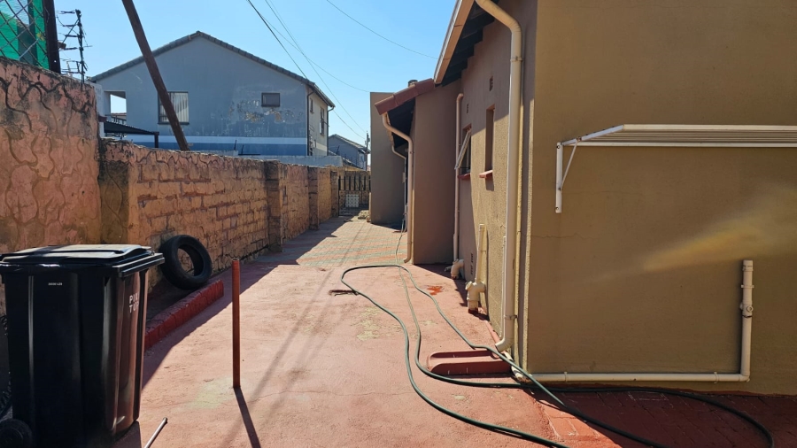 4 Bedroom Property for Sale in Ormonde Gauteng