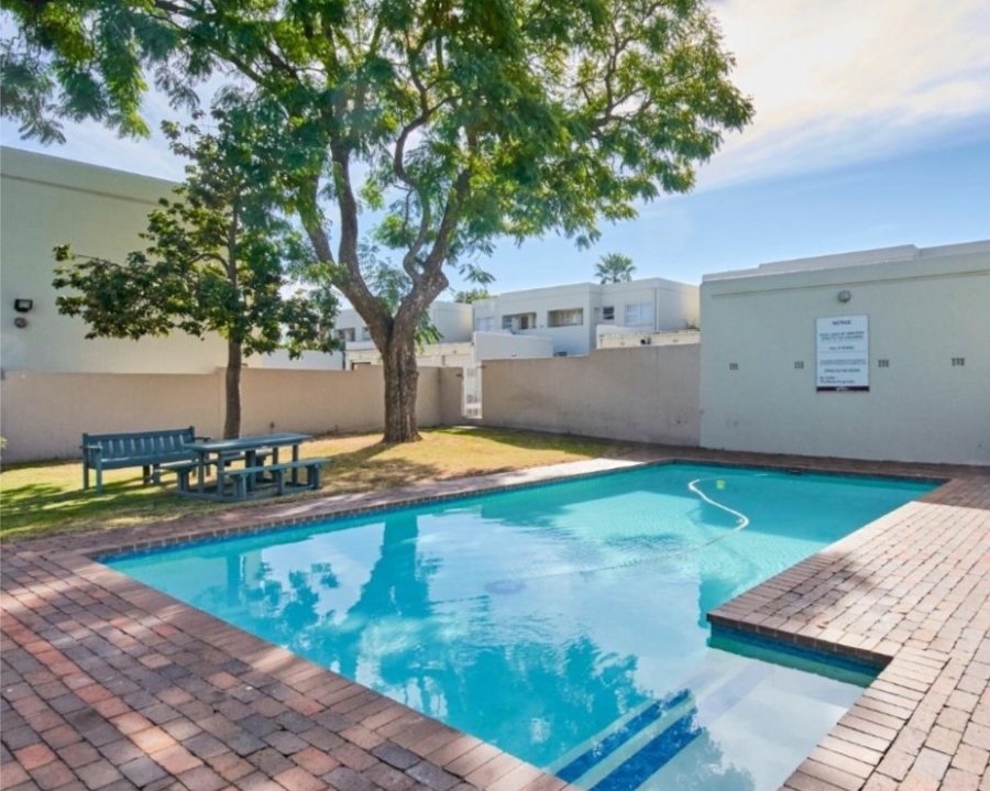 2 Bedroom Property for Sale in Vorna Valley Gauteng