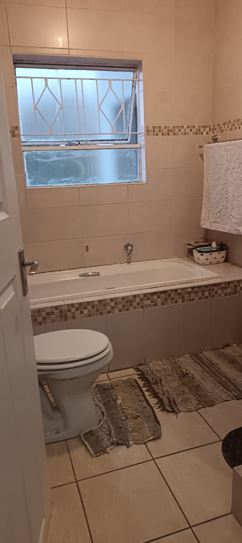 2 Bedroom Property for Sale in Vorna Valley Gauteng