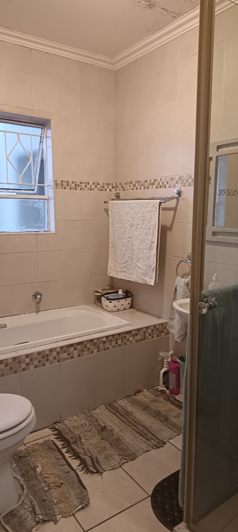 2 Bedroom Property for Sale in Vorna Valley Gauteng