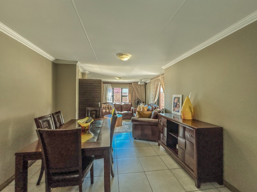 3 Bedroom Property for Sale in Rooihuiskraal North Gauteng