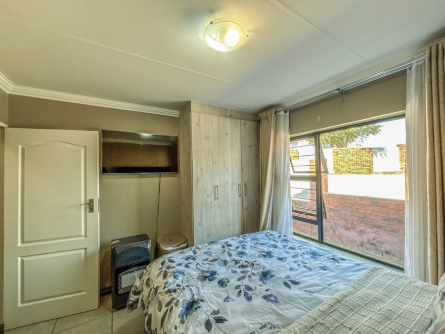 3 Bedroom Property for Sale in Rooihuiskraal North Gauteng