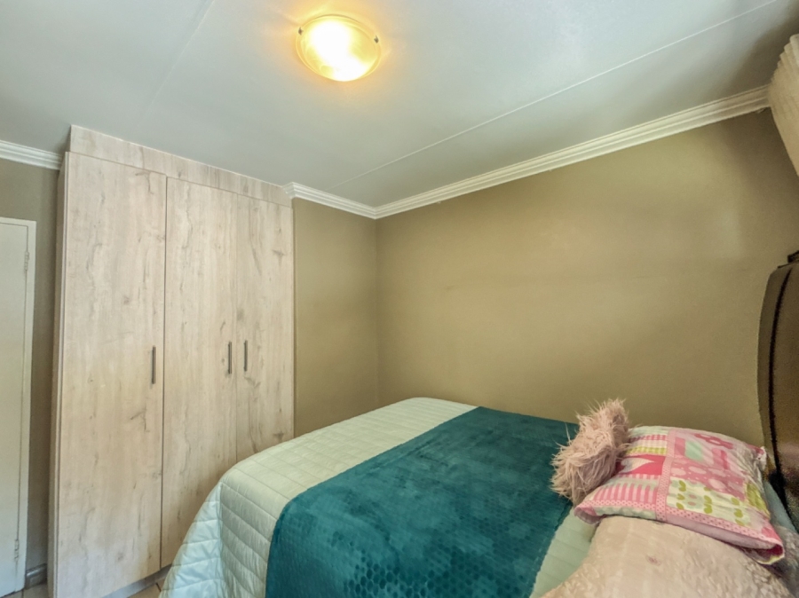 3 Bedroom Property for Sale in Rooihuiskraal North Gauteng