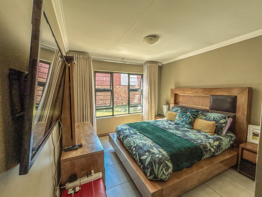 3 Bedroom Property for Sale in Rooihuiskraal North Gauteng