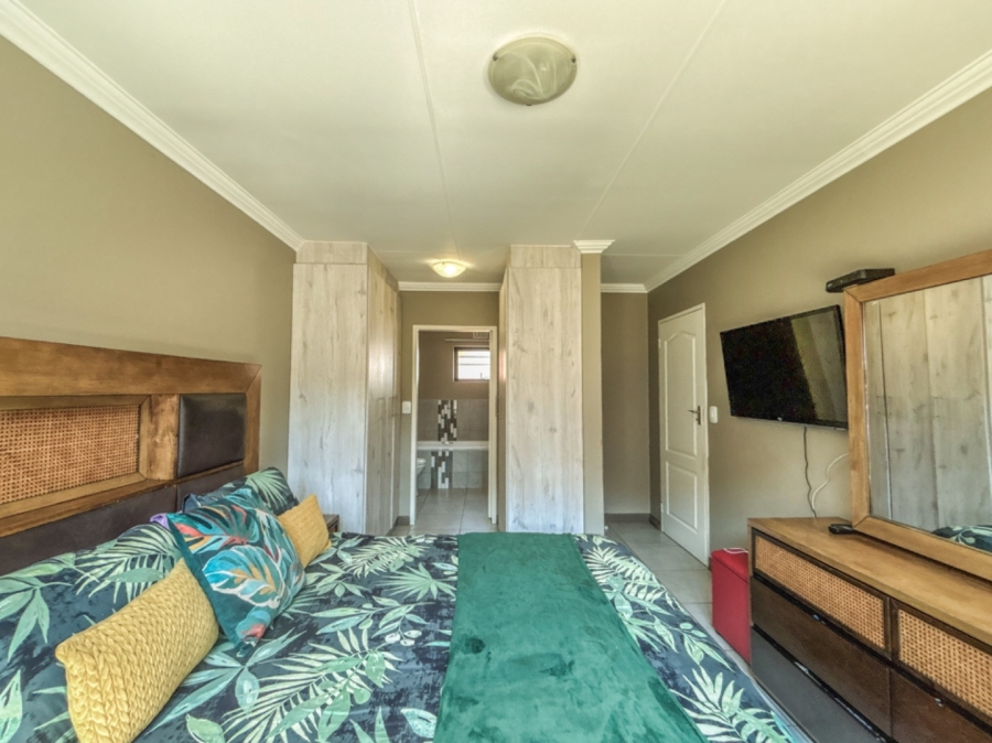 3 Bedroom Property for Sale in Rooihuiskraal North Gauteng