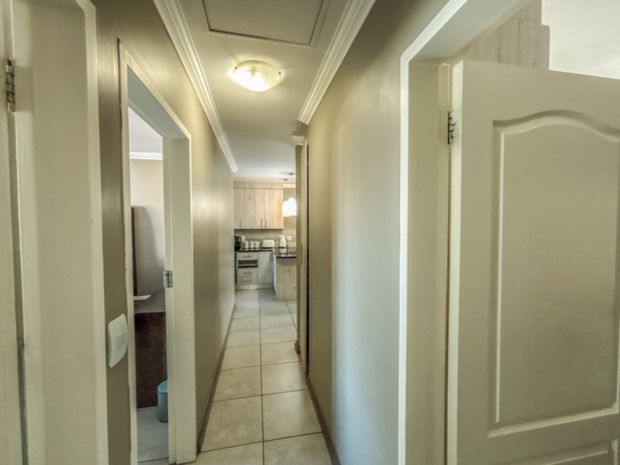 3 Bedroom Property for Sale in Rooihuiskraal North Gauteng