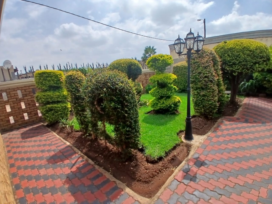 3 Bedroom Property for Sale in Rondebult Gauteng