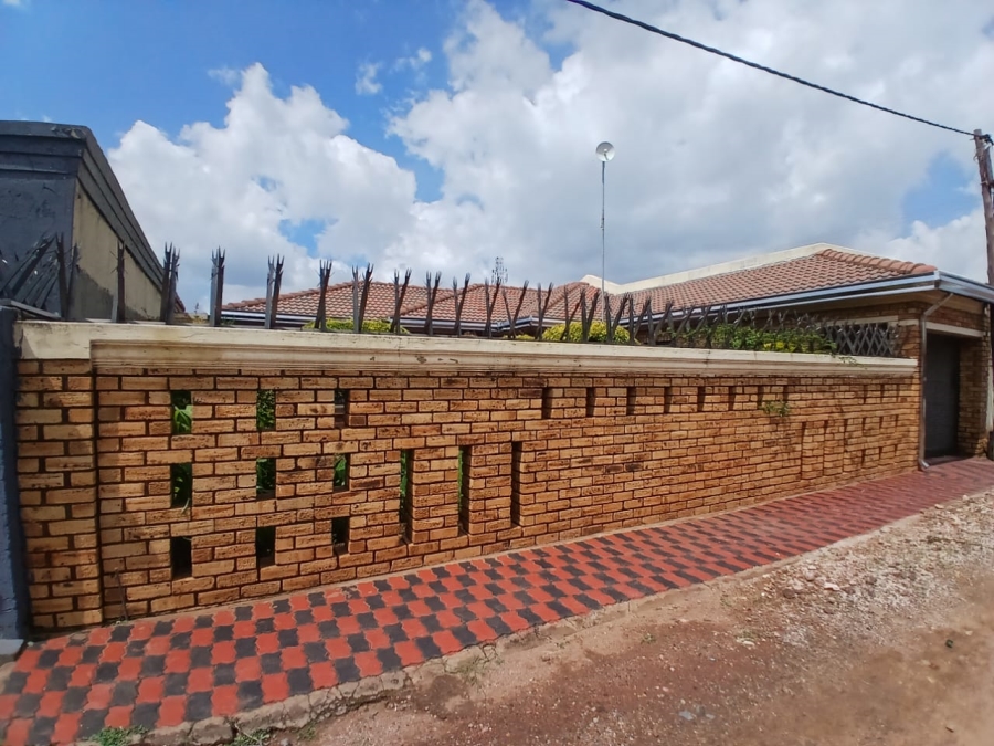 3 Bedroom Property for Sale in Rondebult Gauteng