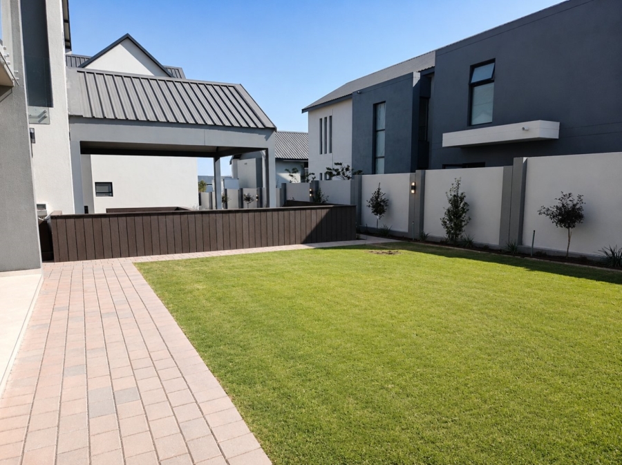 6 Bedroom Property for Sale in Midstream Heights Gauteng