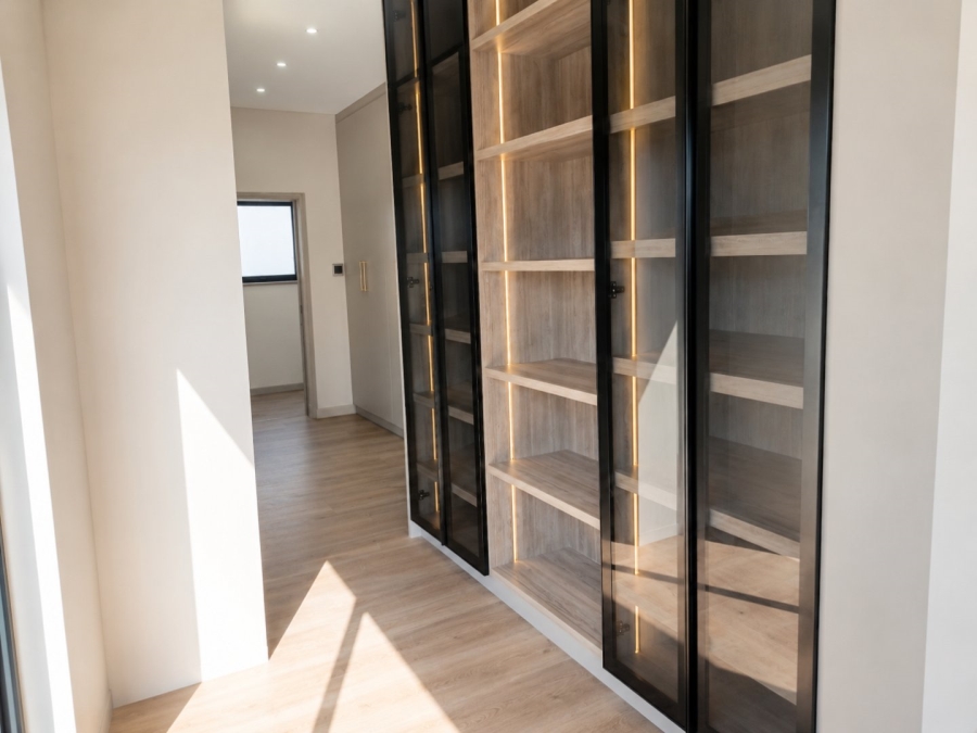 6 Bedroom Property for Sale in Midstream Heights Gauteng