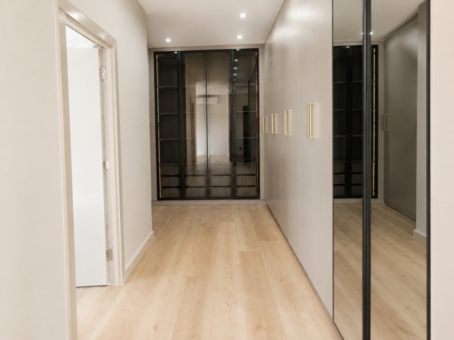 6 Bedroom Property for Sale in Midstream Heights Gauteng