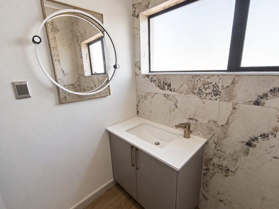 6 Bedroom Property for Sale in Midstream Heights Gauteng