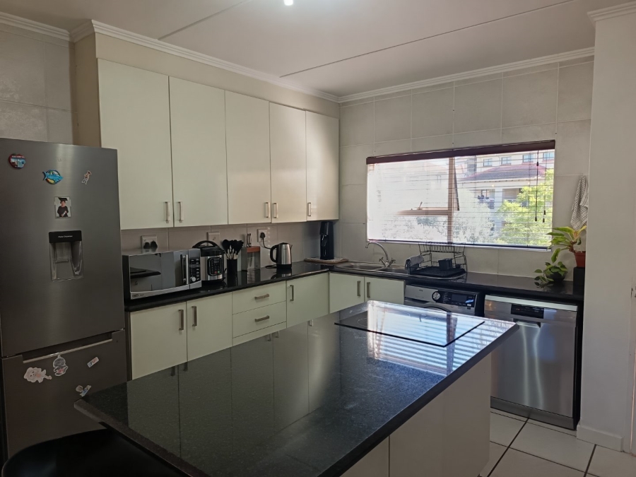 2 Bedroom Property for Sale in Sunninghill Gauteng