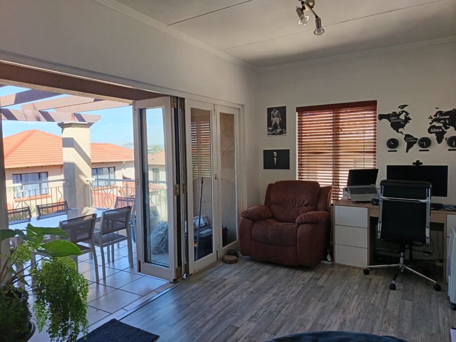 2 Bedroom Property for Sale in Sunninghill Gauteng