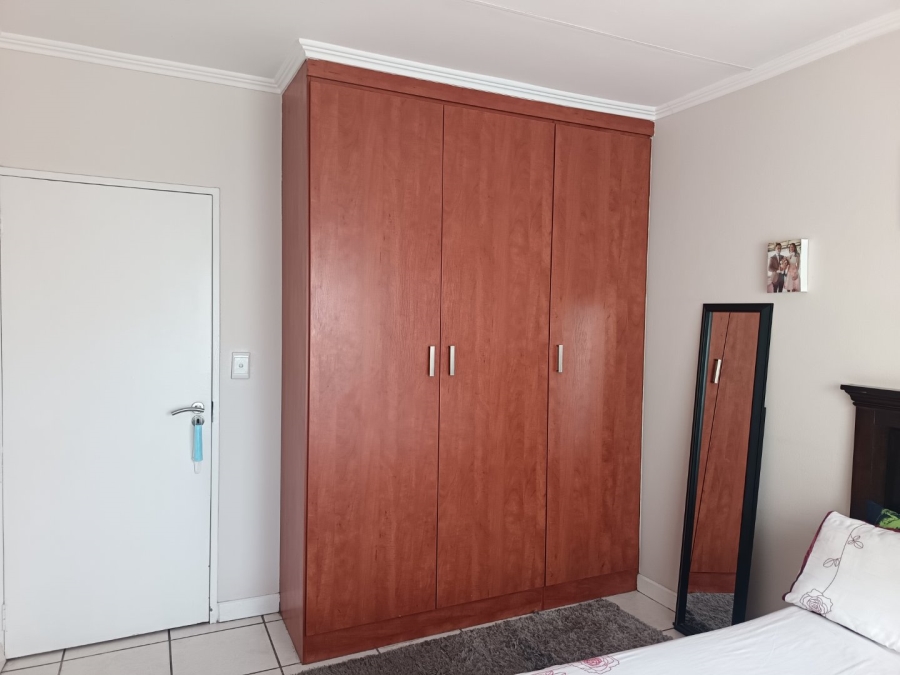 2 Bedroom Property for Sale in Sunninghill Gauteng