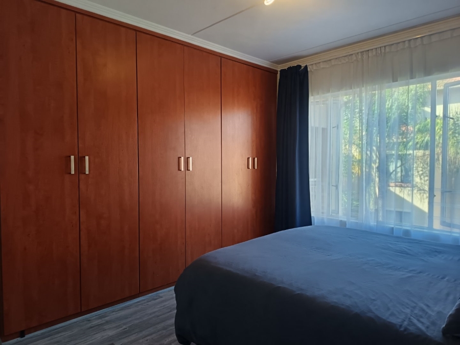 2 Bedroom Property for Sale in Sunninghill Gauteng