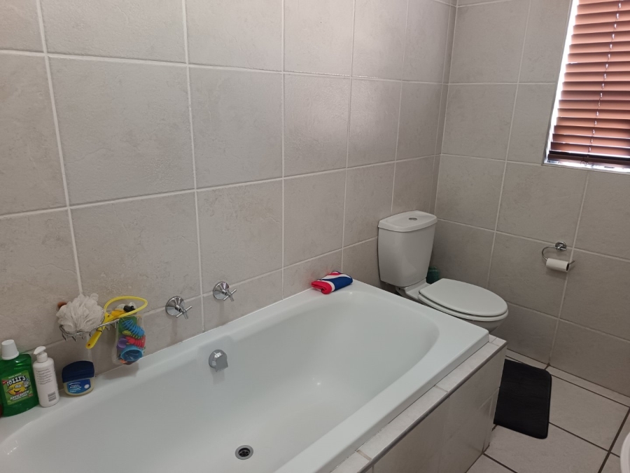 2 Bedroom Property for Sale in Sunninghill Gauteng