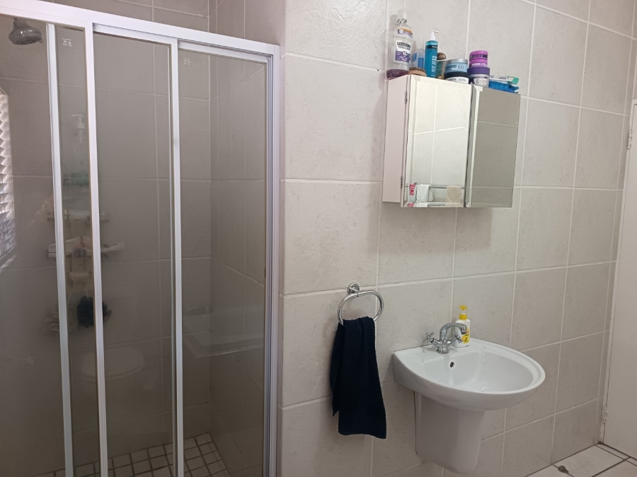 2 Bedroom Property for Sale in Sunninghill Gauteng
