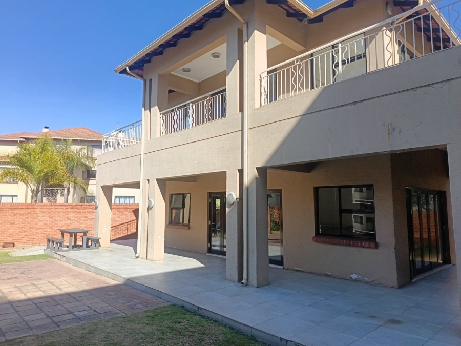 2 Bedroom Property for Sale in Sunninghill Gauteng