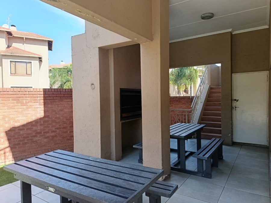 2 Bedroom Property for Sale in Sunninghill Gauteng