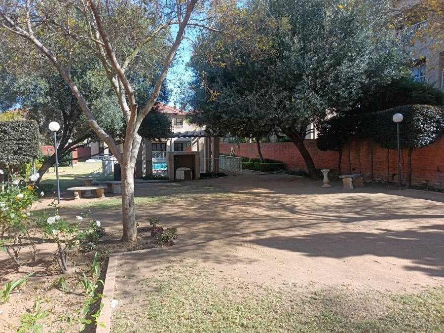2 Bedroom Property for Sale in Sunninghill Gauteng